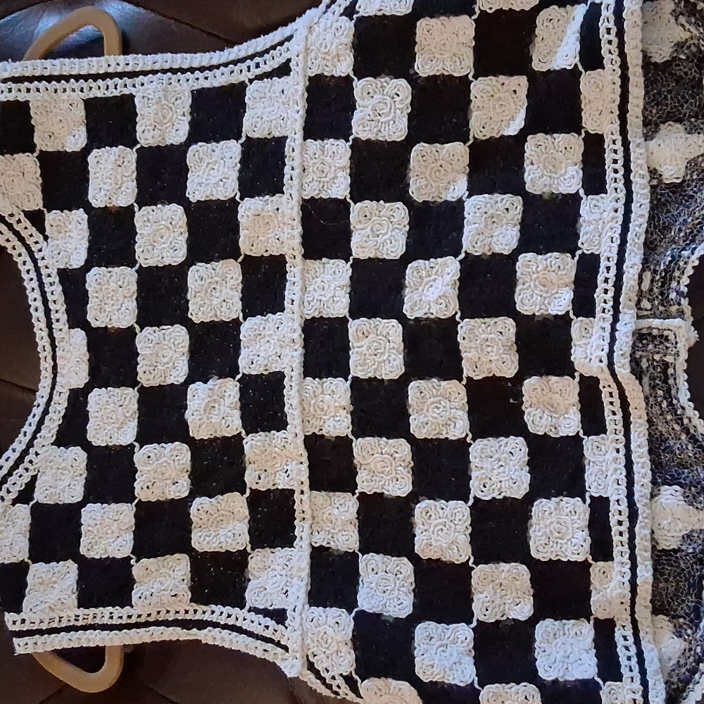 Checkered Crochet Vest - Picture 3 of 3